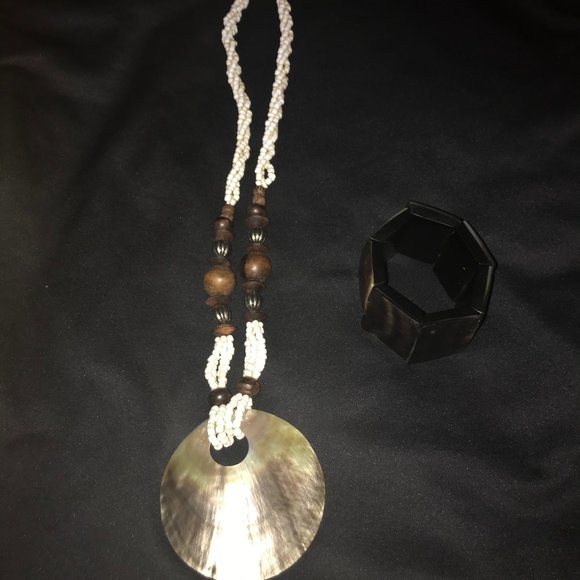 Mother of Pearl Jewelry Set - Picture 1 of 3